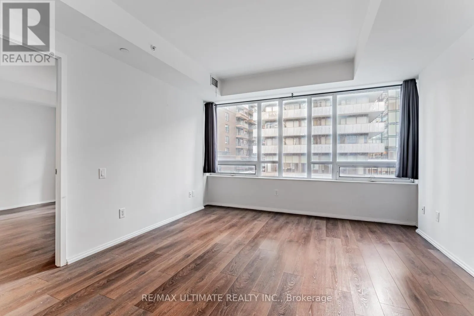 507 - 45 CHARLES STREET E