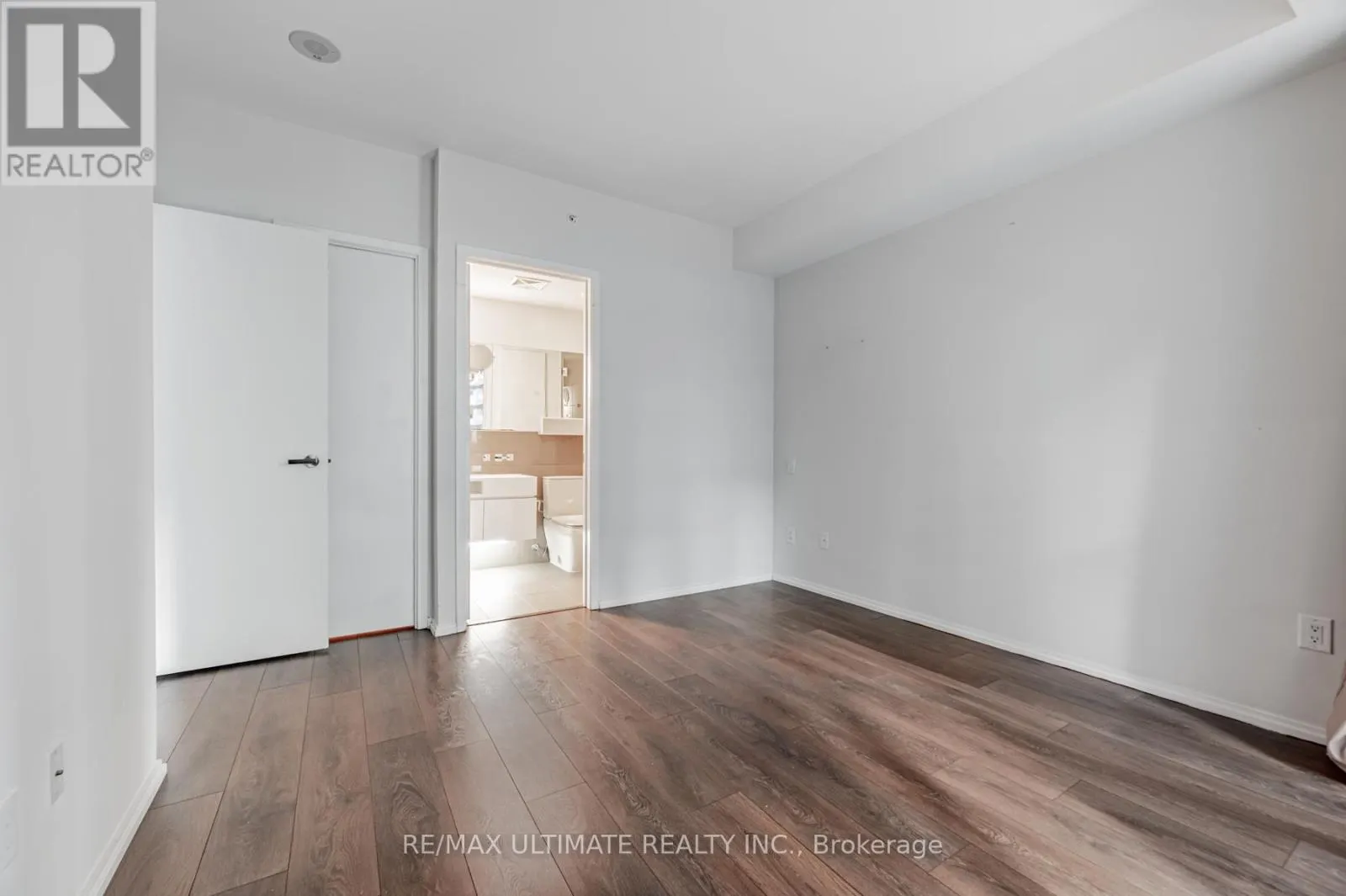 507 - 45 CHARLES STREET E