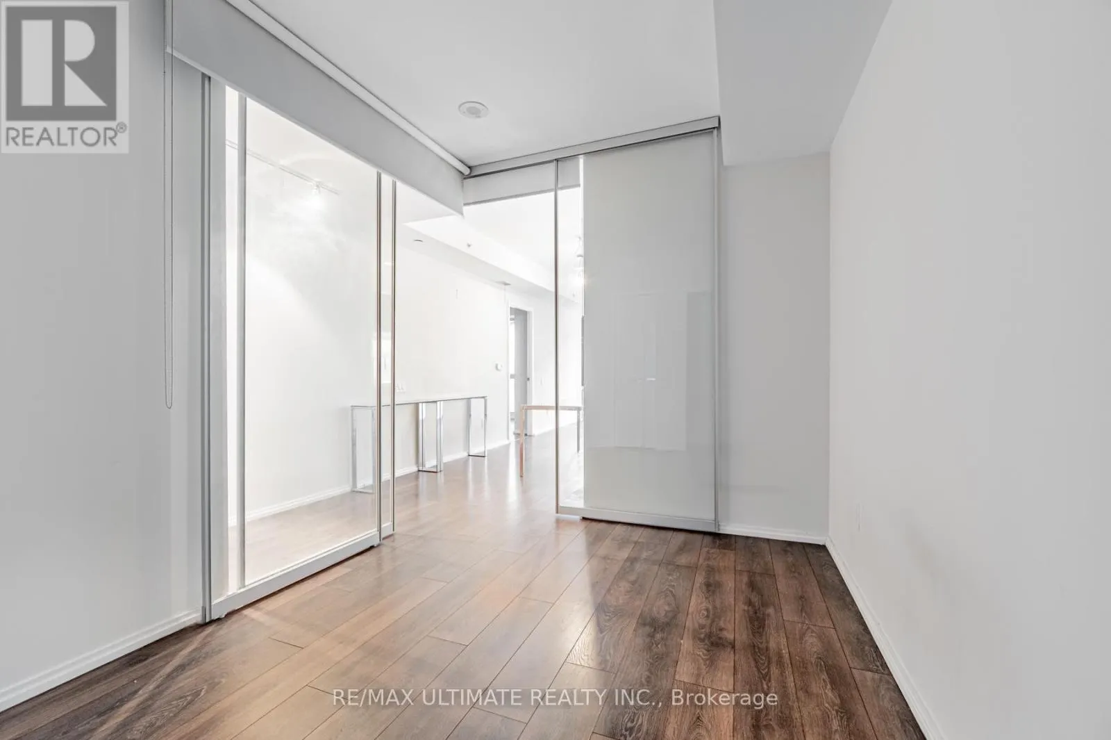 507 - 45 CHARLES STREET E