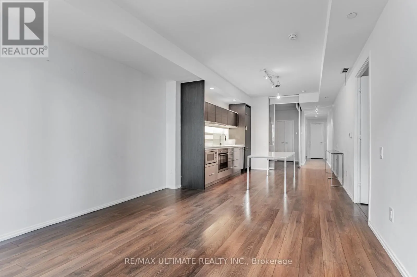 507 - 45 CHARLES STREET E