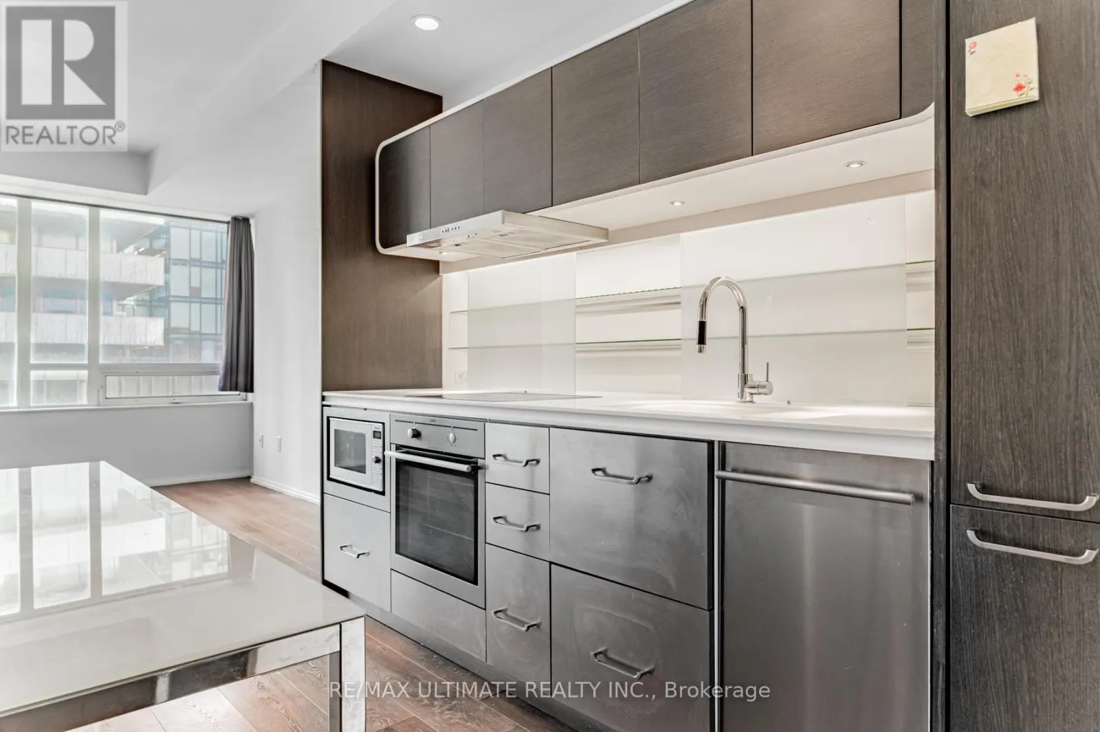 507 - 45 CHARLES STREET E
