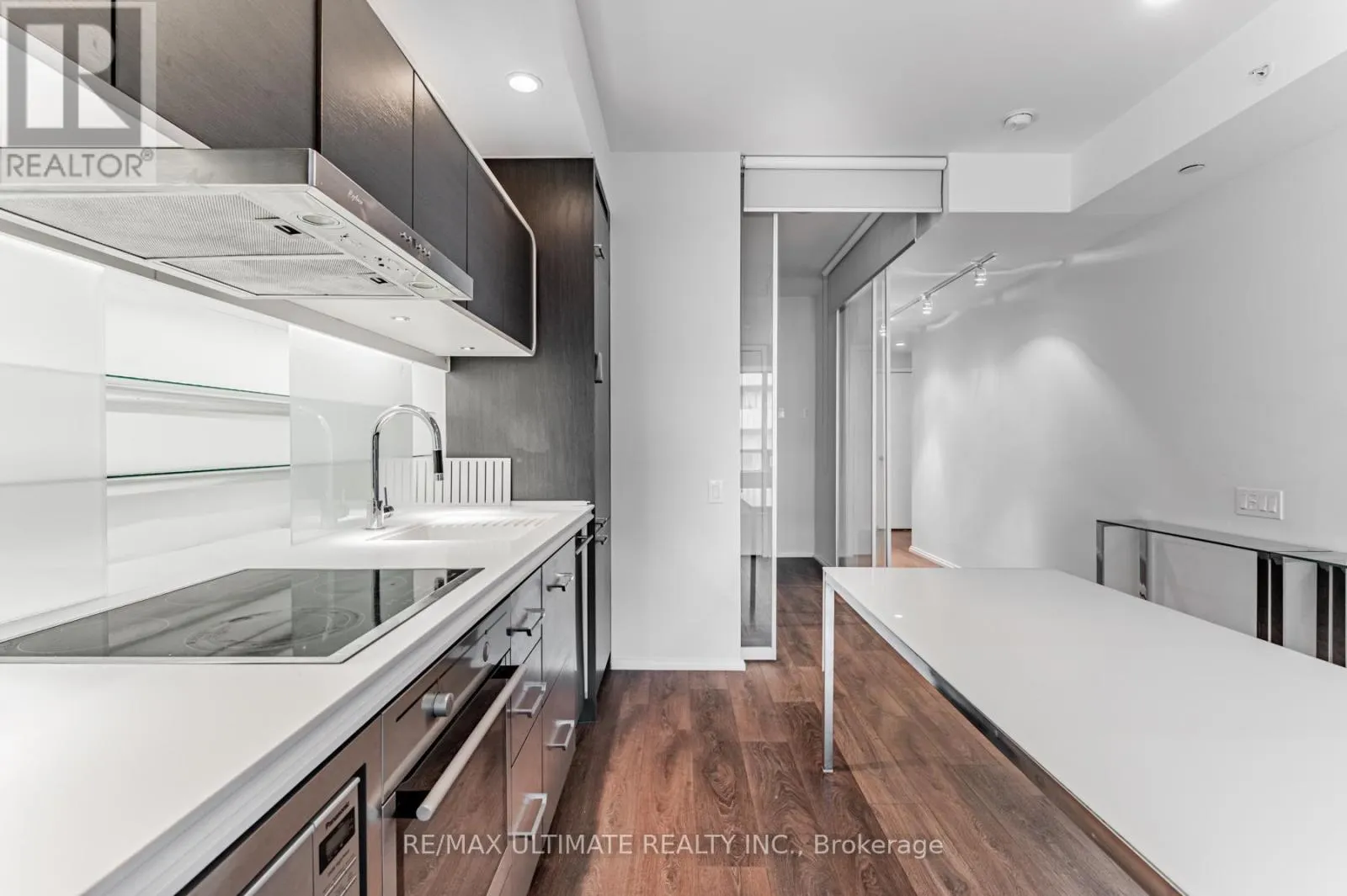 507 - 45 CHARLES STREET E