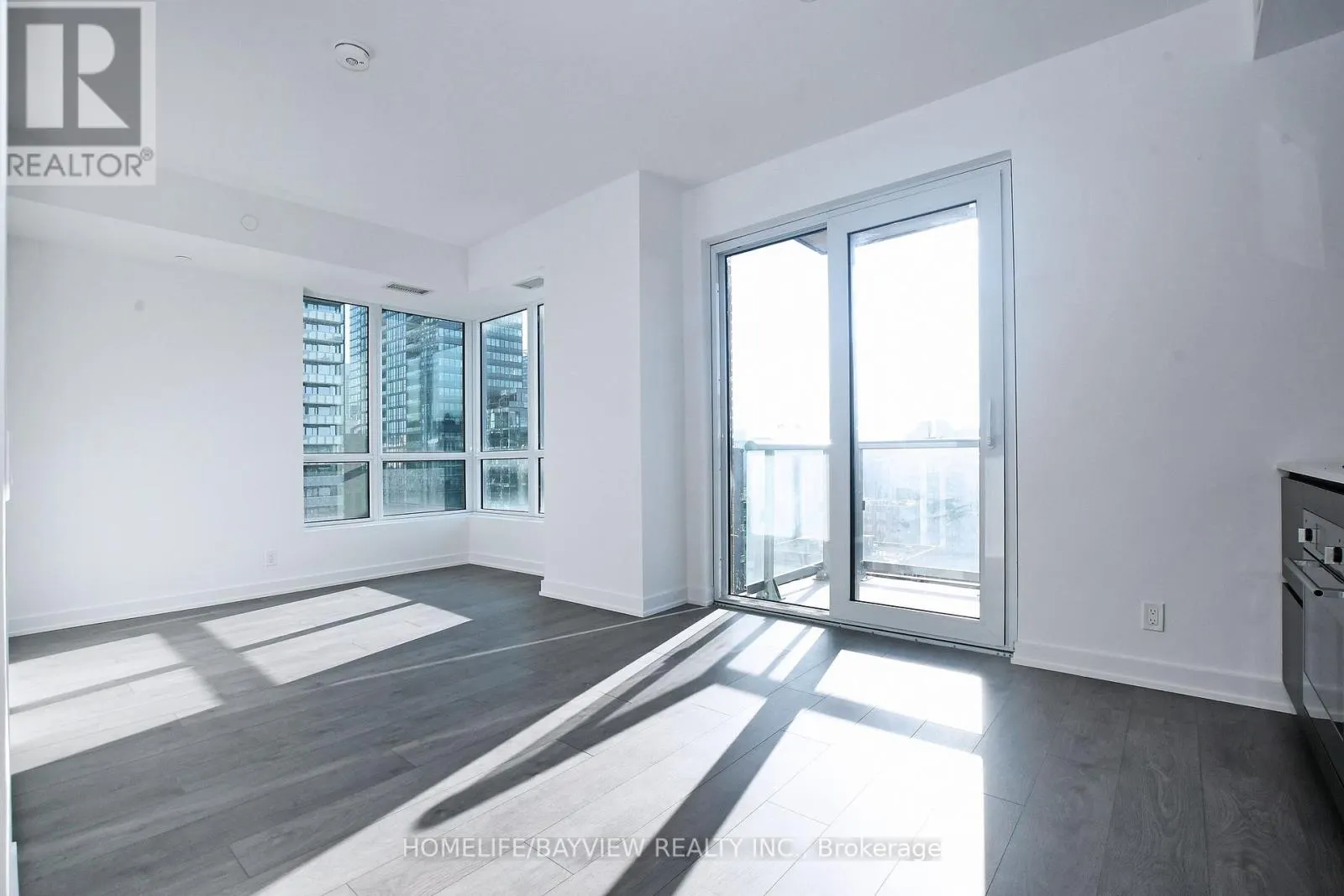 1217 - 108 PETER STREET