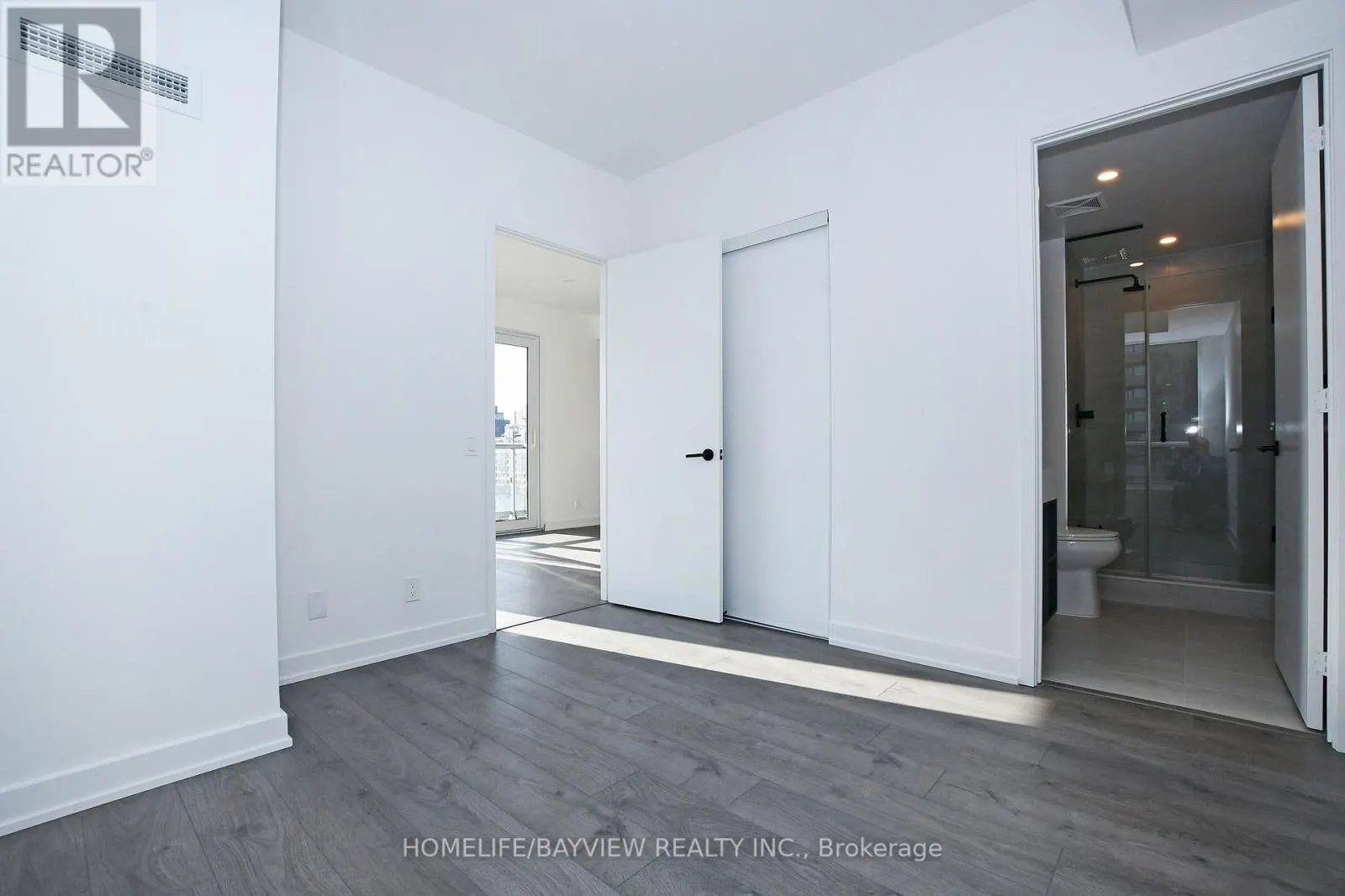 1217 - 108 PETER STREET