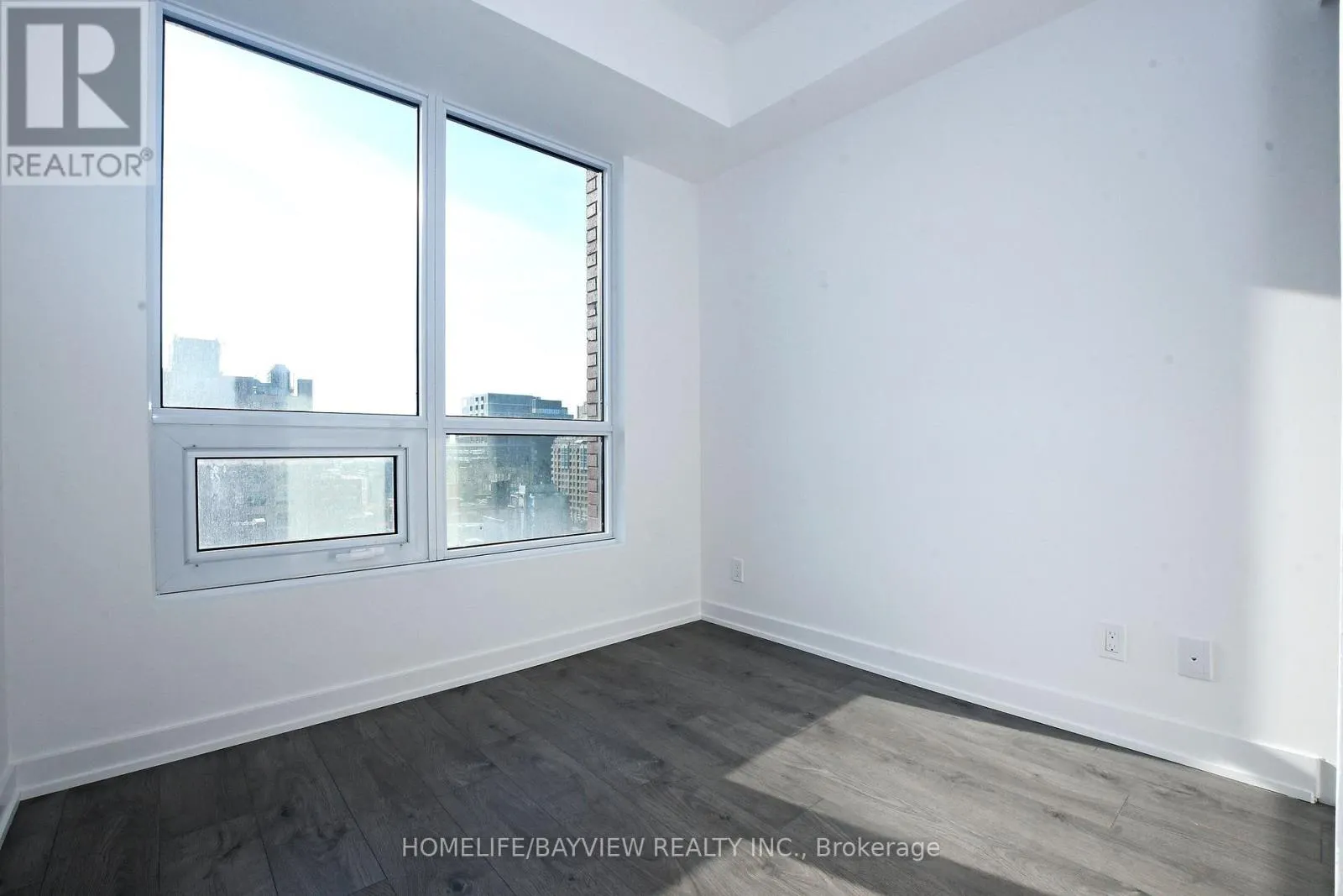 1217 - 108 PETER STREET