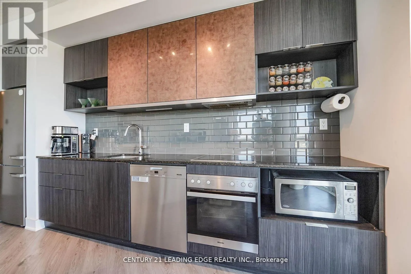525 - 99 THE DONWAY WEST