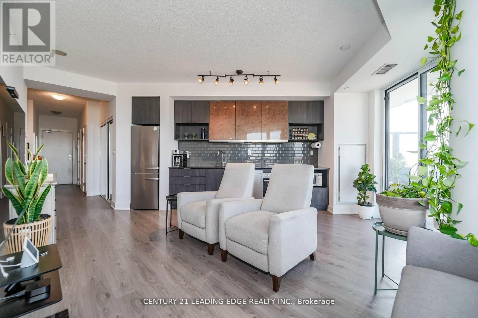 525 - 99 THE DONWAY WEST
