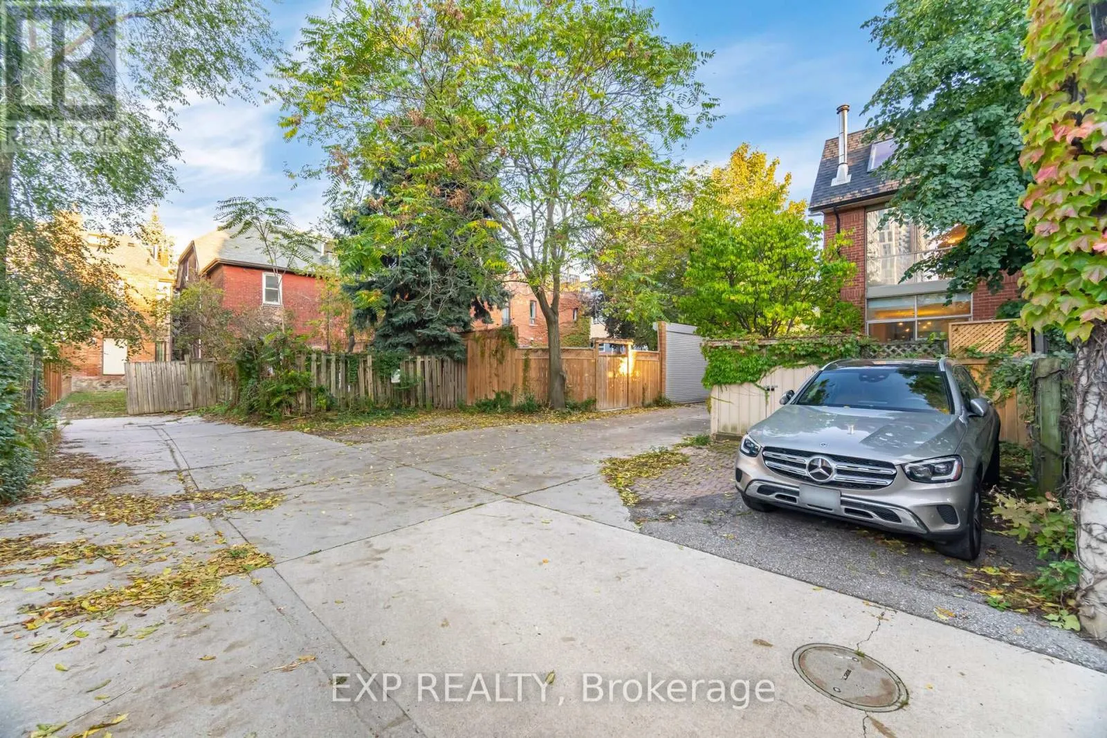 42 WASCANA AVENUE