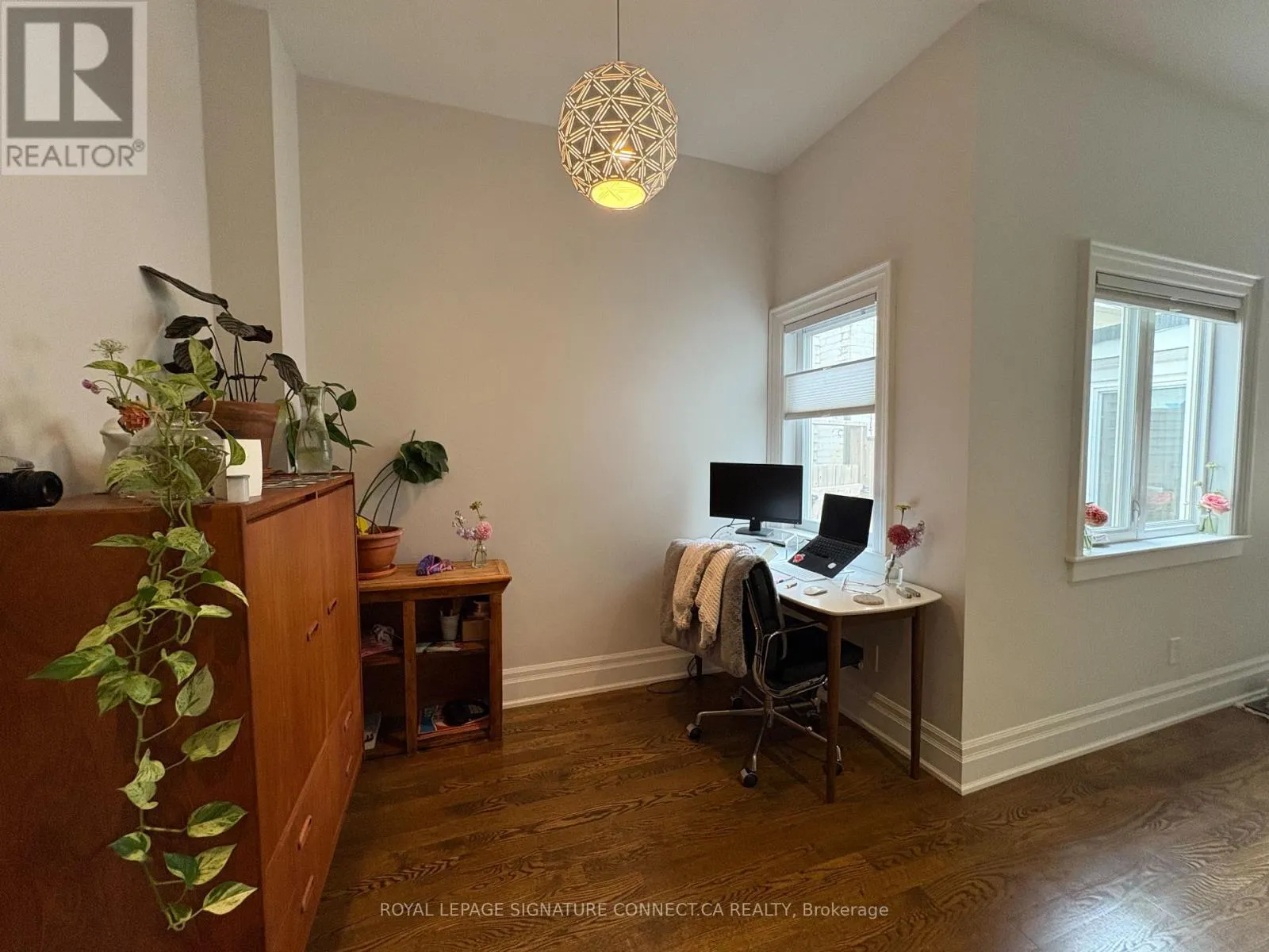 MAIN - 107 LINDSEY AVENUE