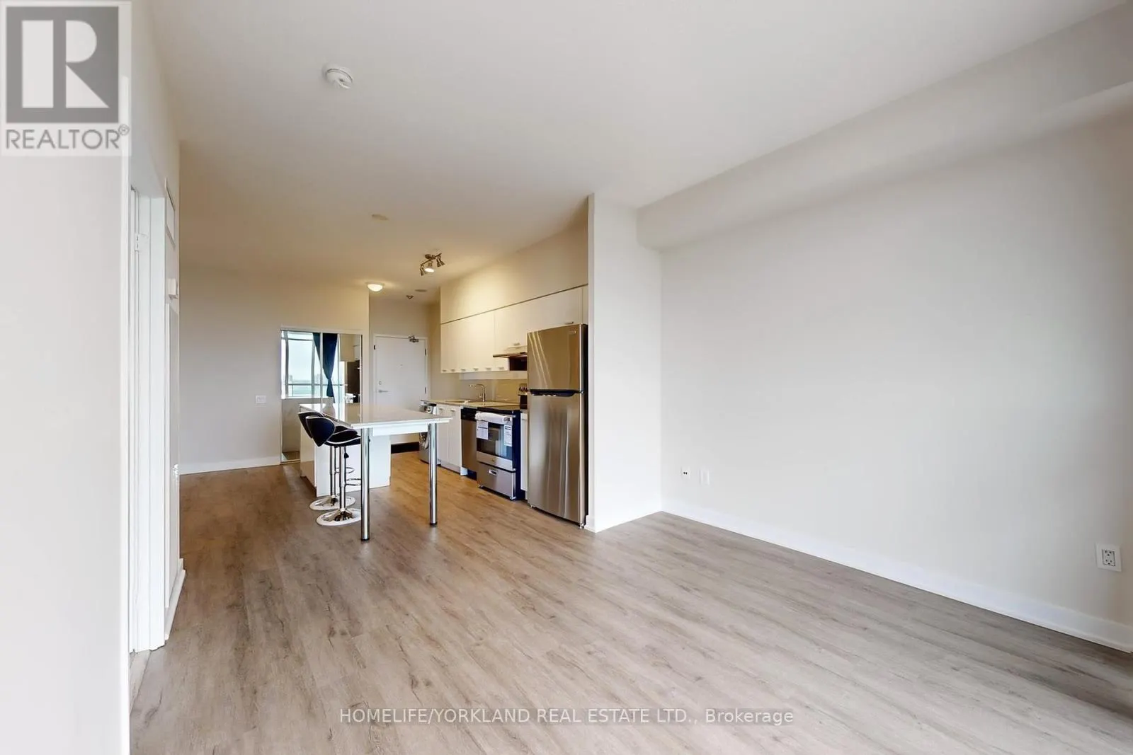 2912 - 33 SINGER COURT