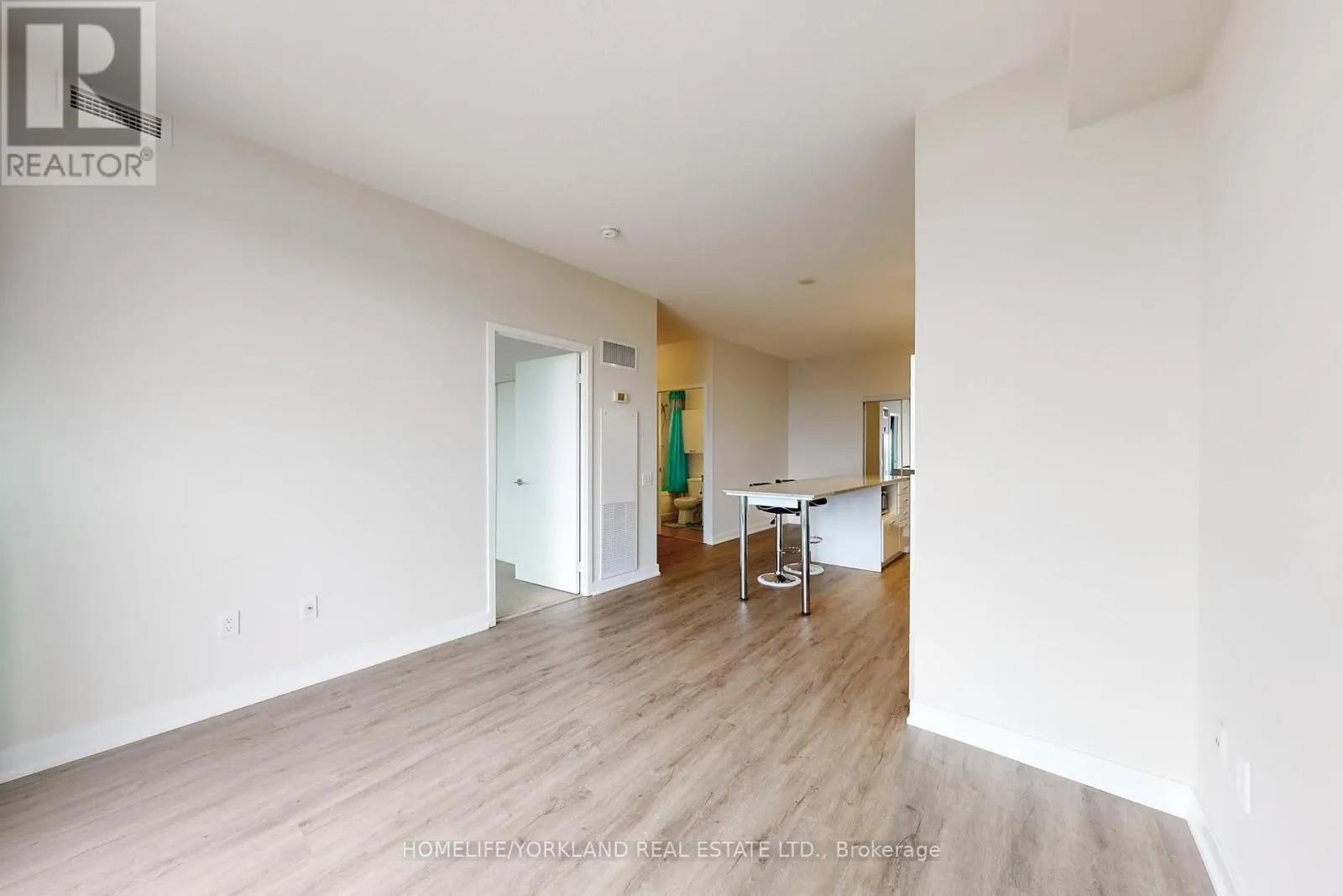 2912 - 33 SINGER COURT