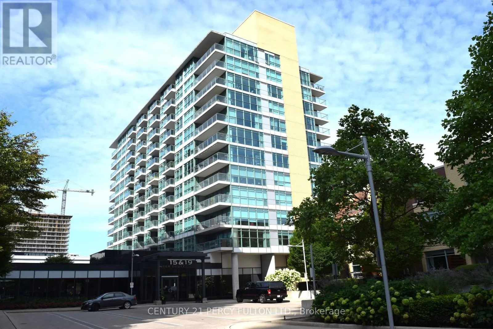 910 - 15 SINGER COURT