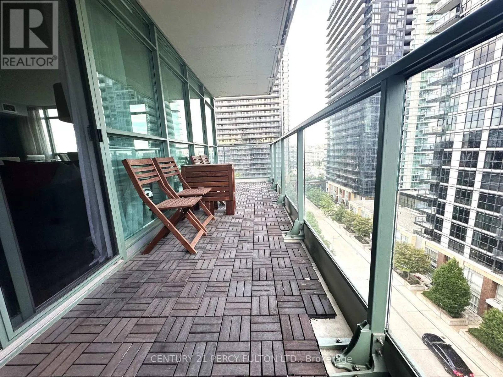 910 - 15 SINGER COURT