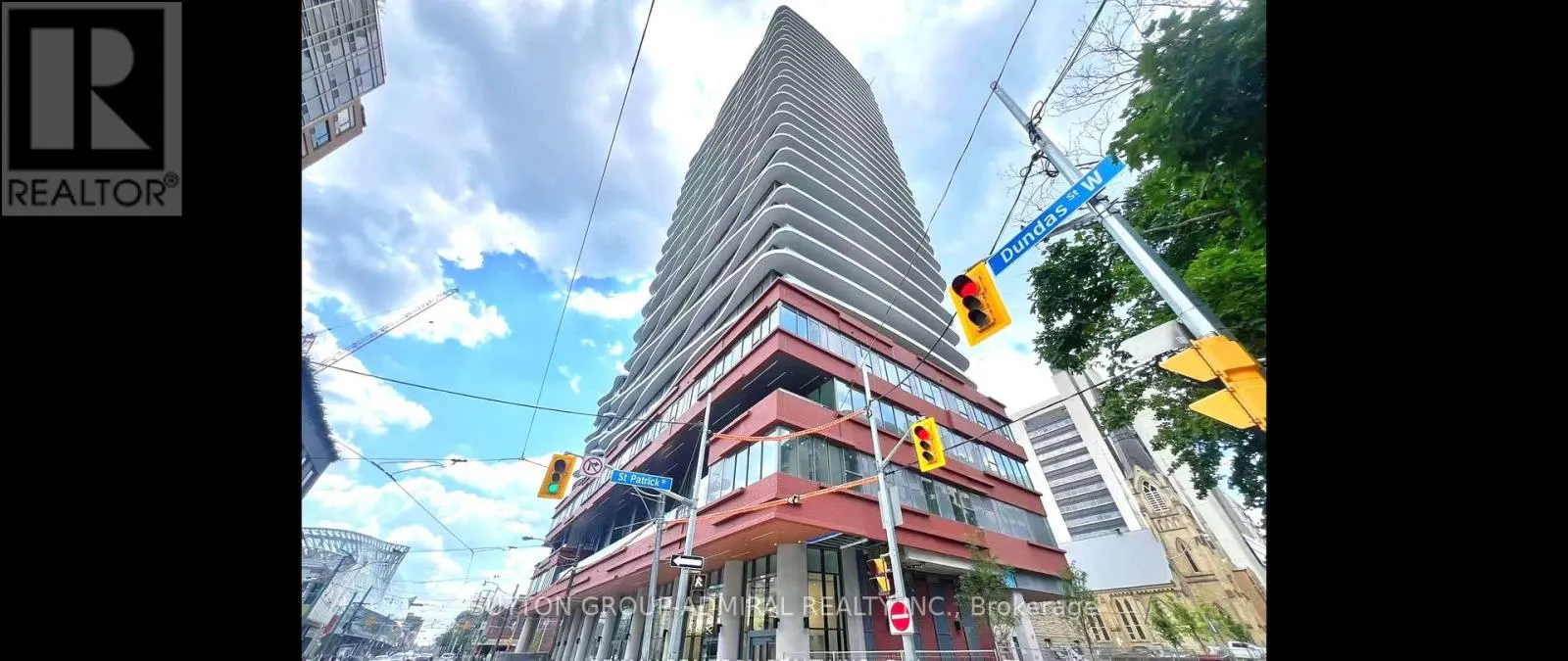 1505 - 280 DUNDAS STREET W