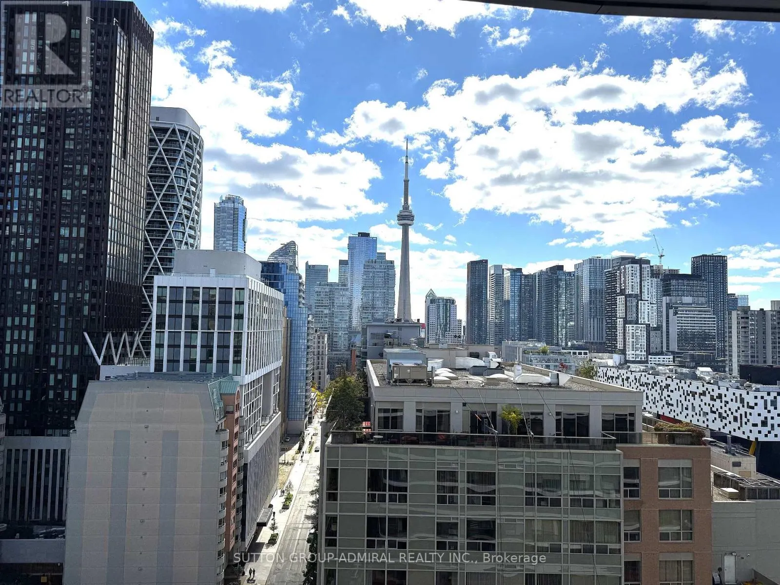 1505 - 280 DUNDAS STREET W