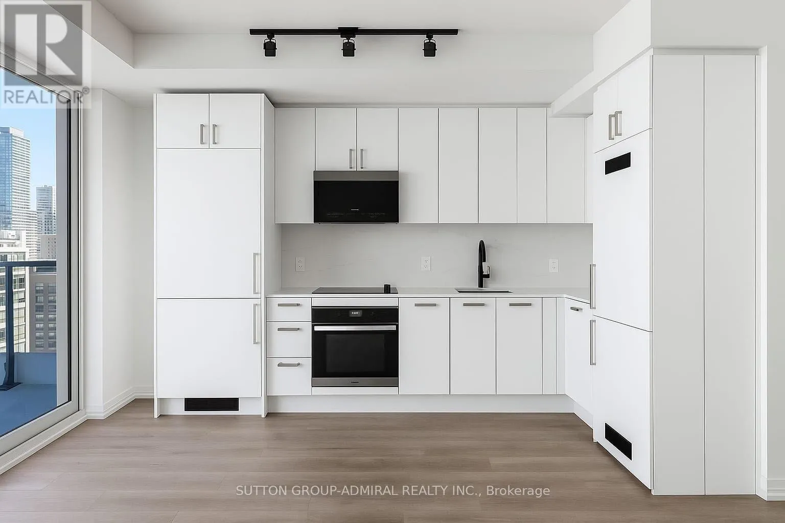 1505 - 280 DUNDAS STREET W