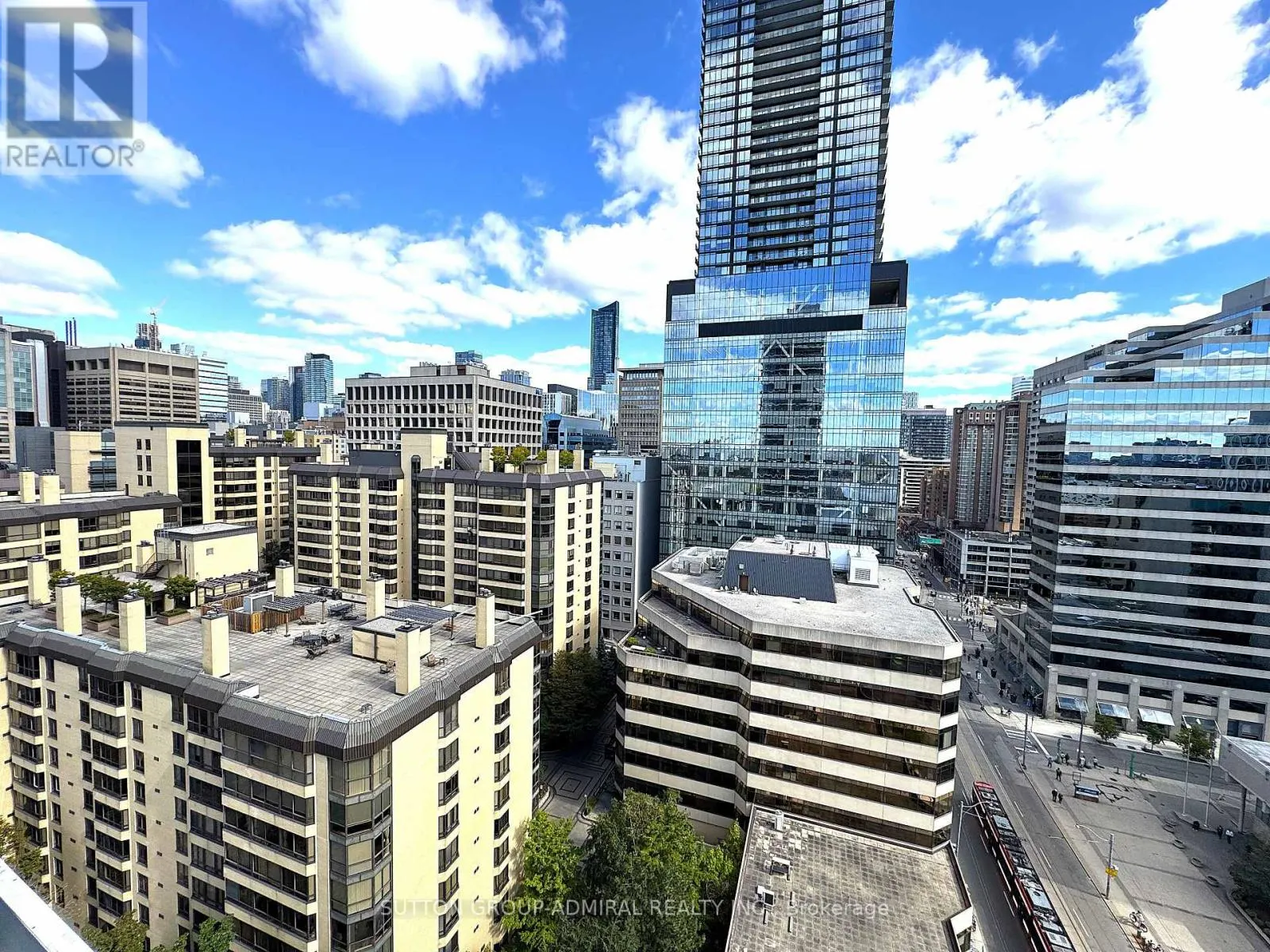 1505 - 280 DUNDAS STREET W