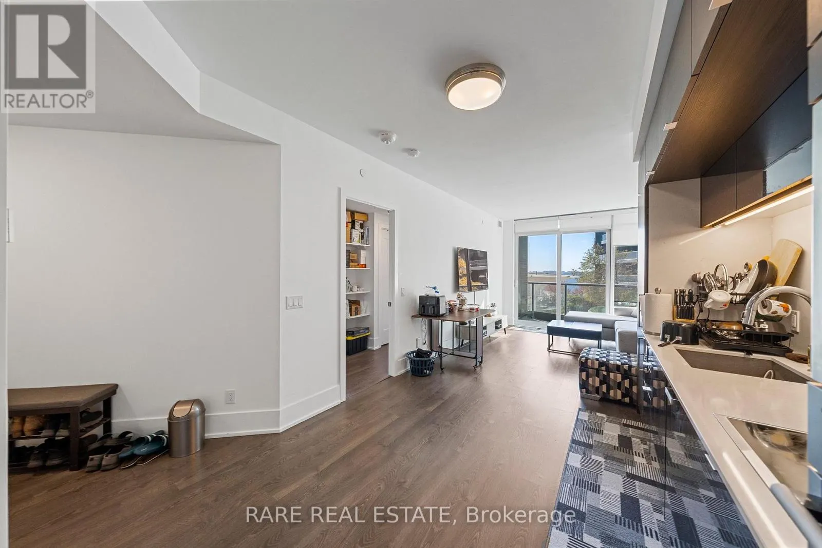 312 - 1 EDGEWATER DRIVE