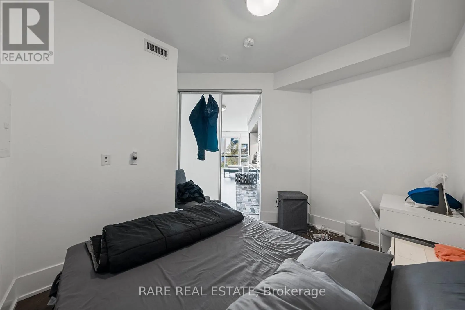 312 - 1 EDGEWATER DRIVE