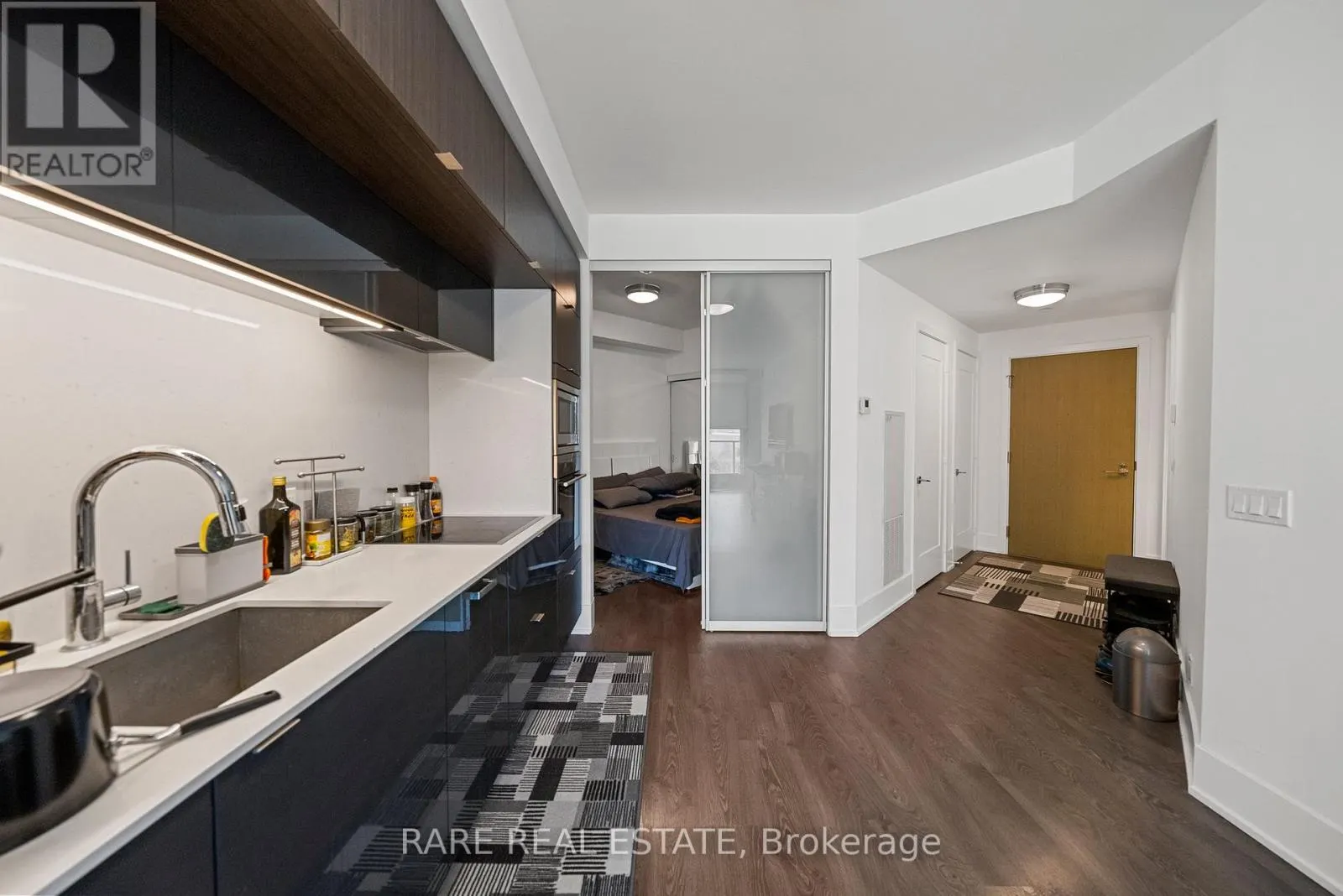 312 - 1 EDGEWATER DRIVE
