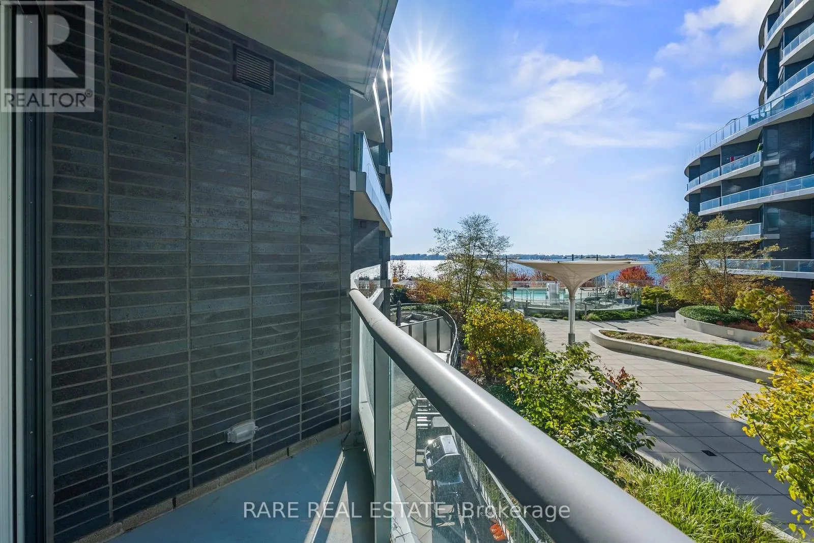 312 - 1 EDGEWATER DRIVE