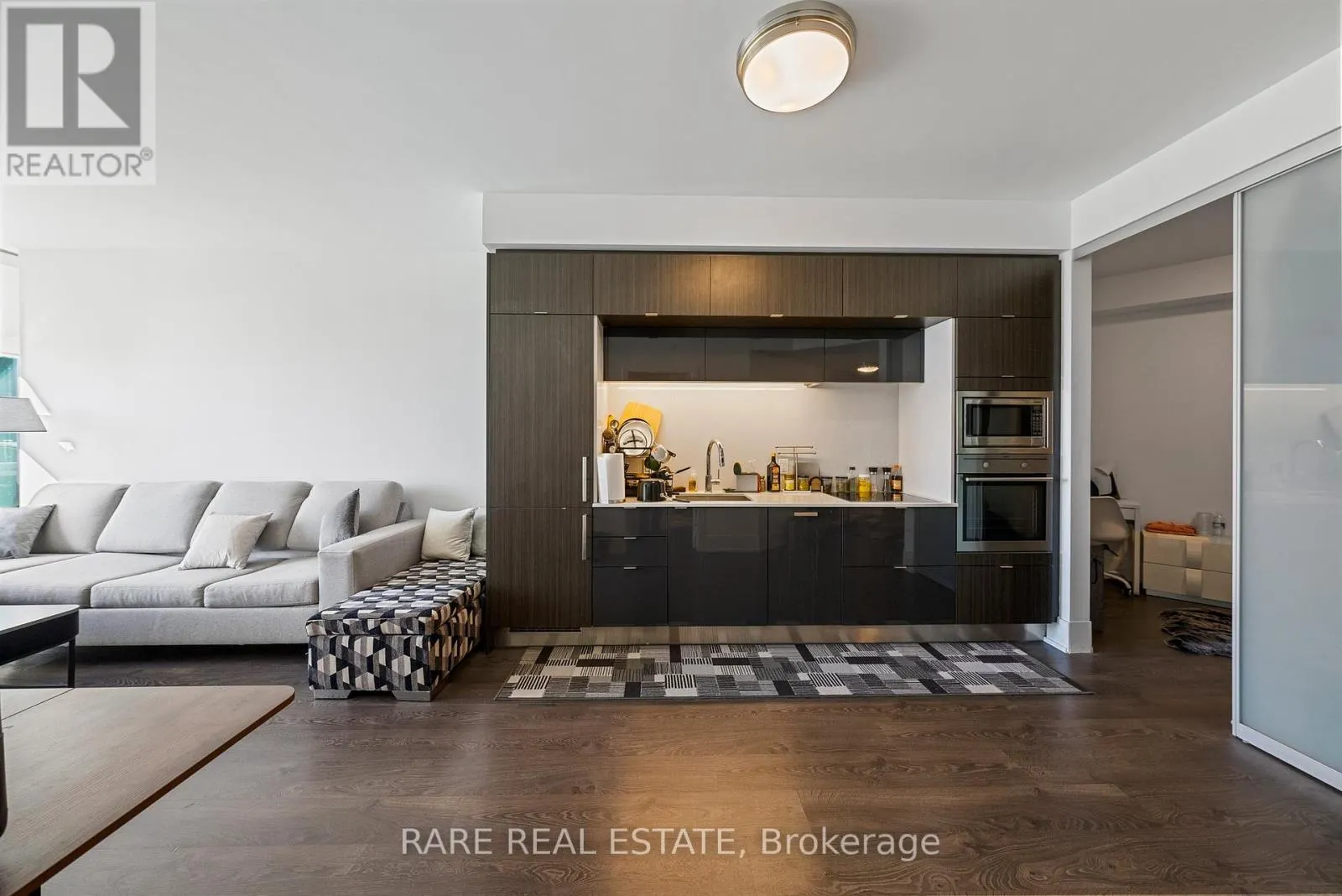 312 - 1 EDGEWATER DRIVE