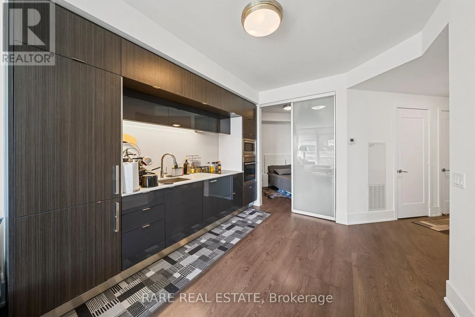 312 - 1 EDGEWATER DRIVE