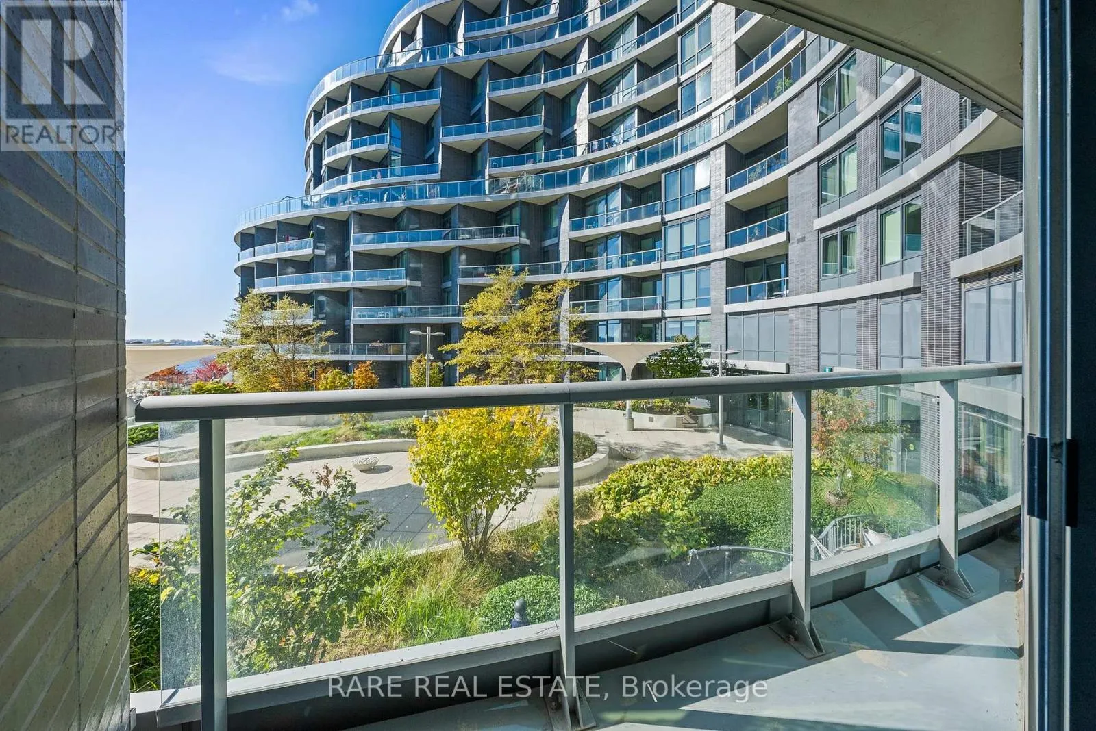 312 - 1 EDGEWATER DRIVE