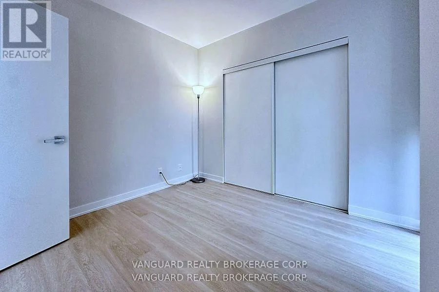 1005 - 30 TRETTI WAY