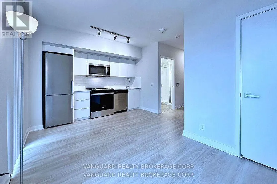 1005 - 30 TRETTI WAY