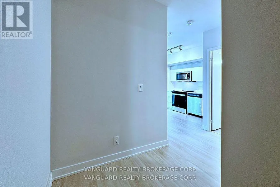 1005 - 30 TRETTI WAY