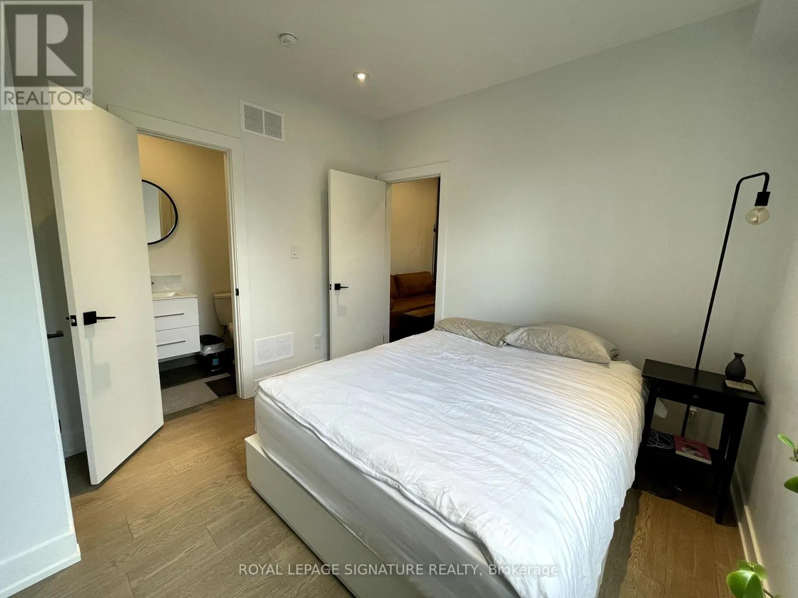 BACK - 17 CLAREMONT STREET