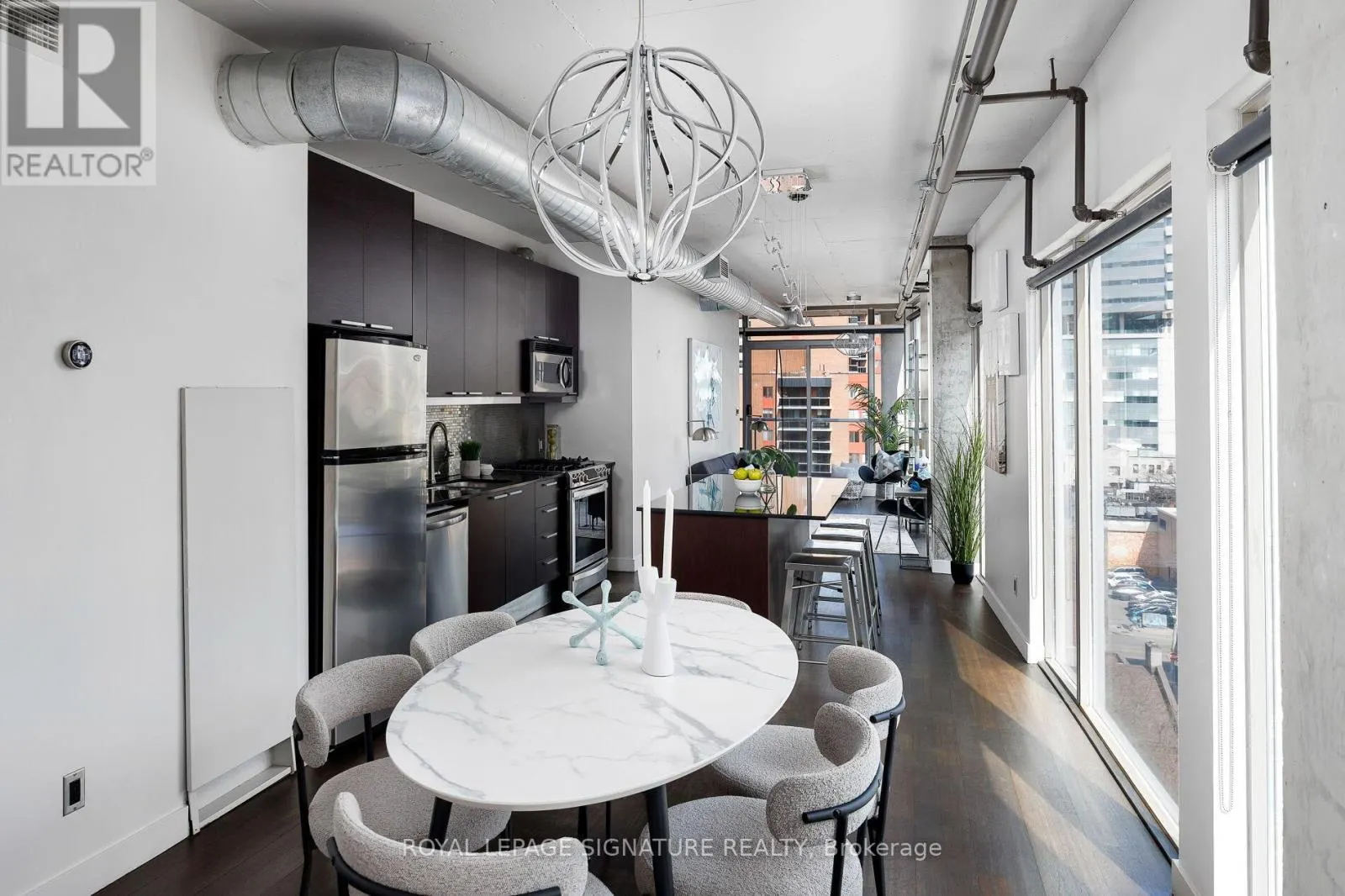 801 - 169 JOHN STREET