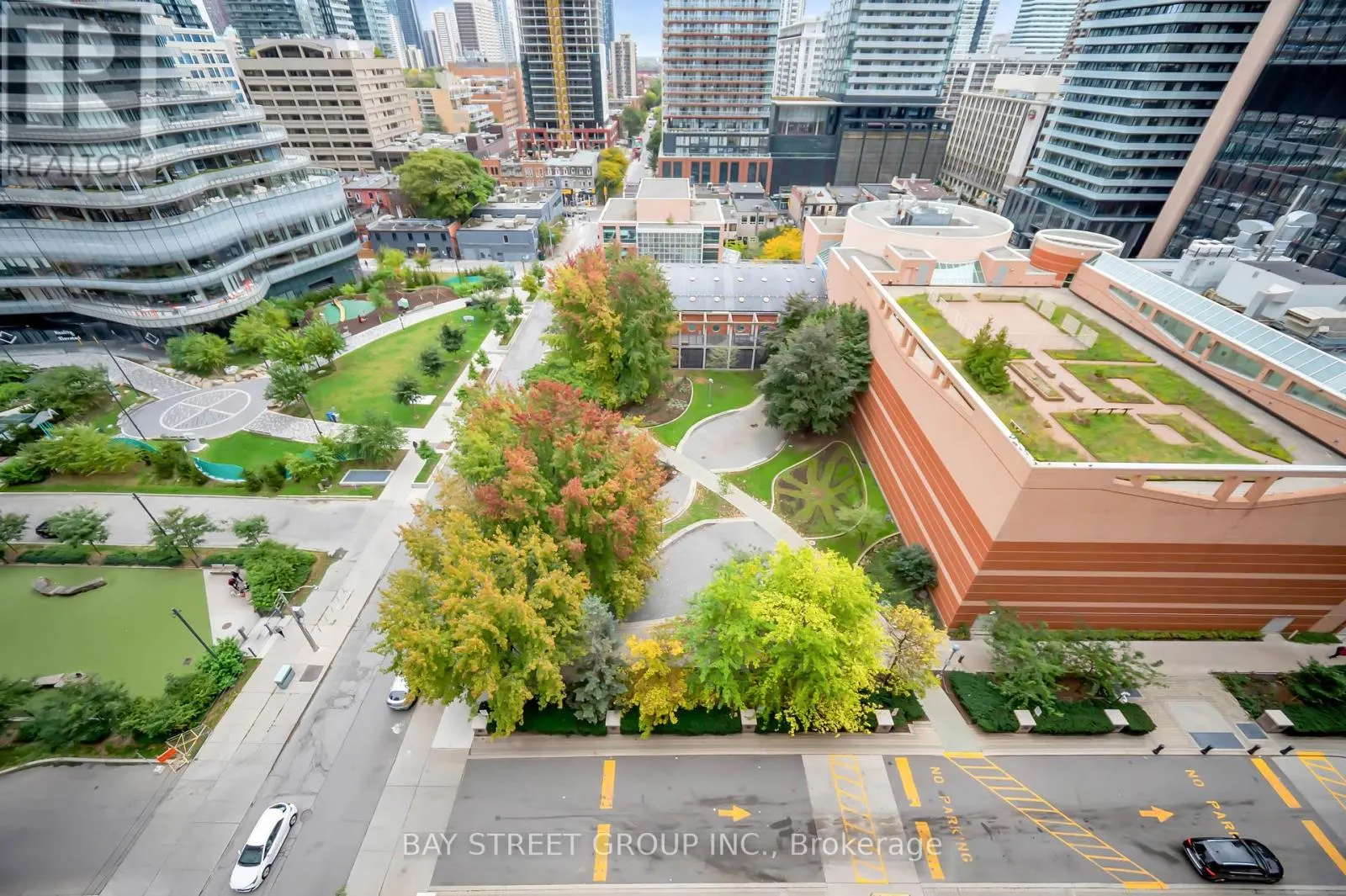 1503 - 889 BAY STREET