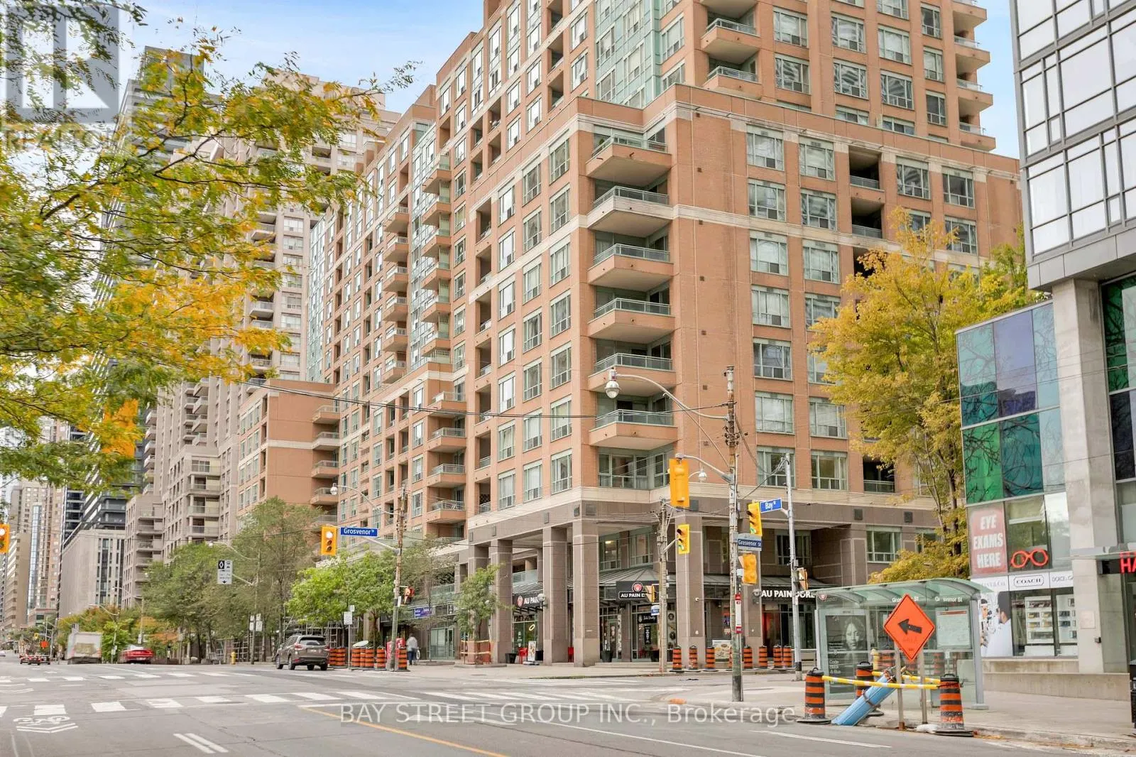 1503 - 889 BAY STREET