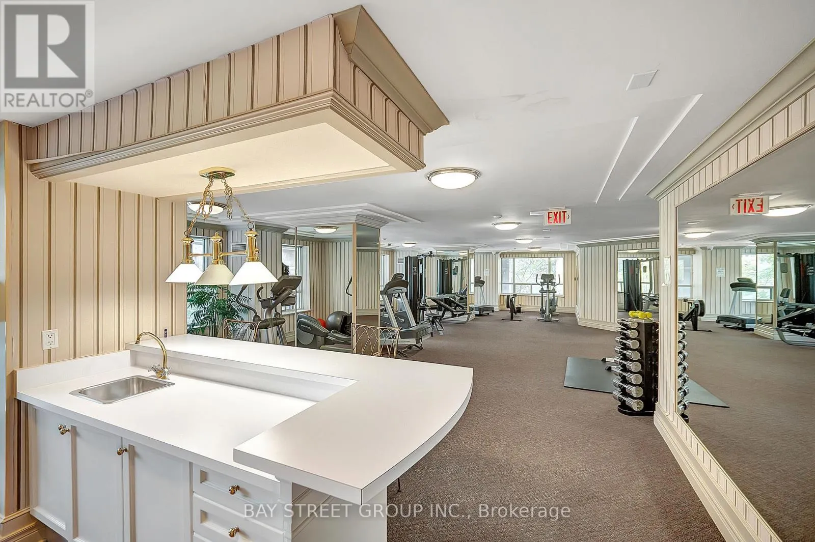 1503 - 889 BAY STREET