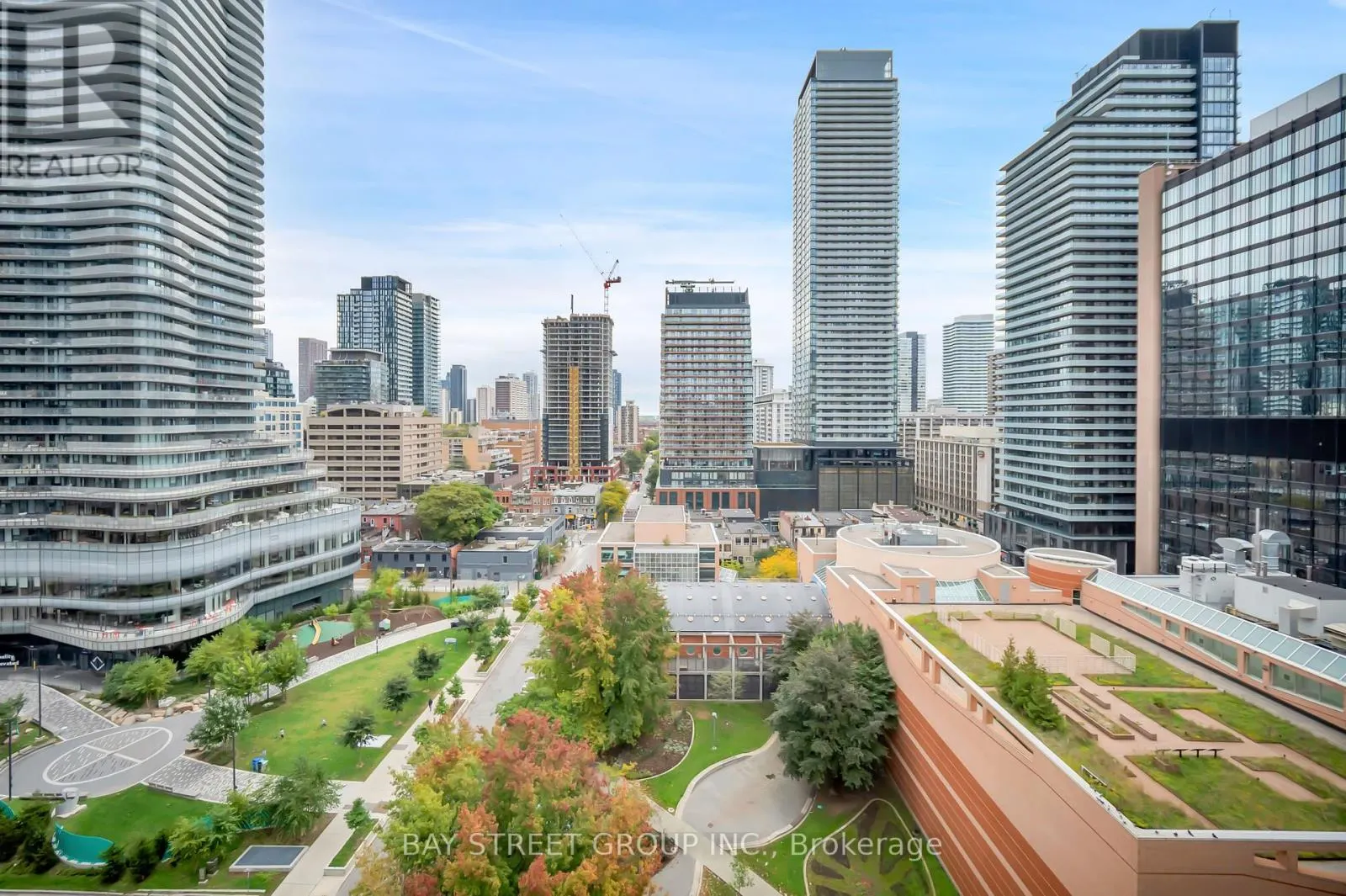1503 - 889 BAY STREET