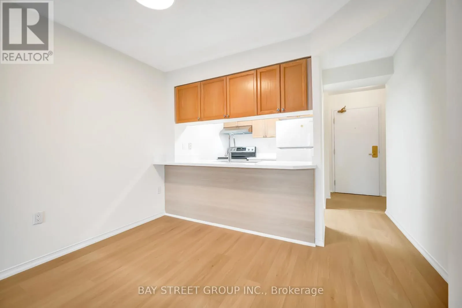 1503 - 889 BAY STREET