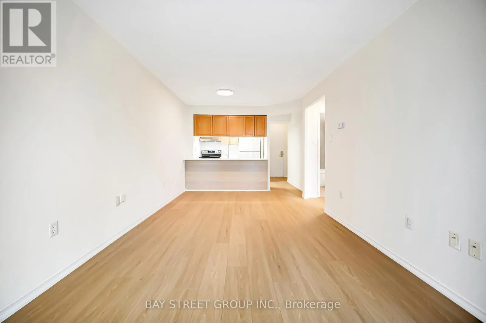 1503 - 889 BAY STREET