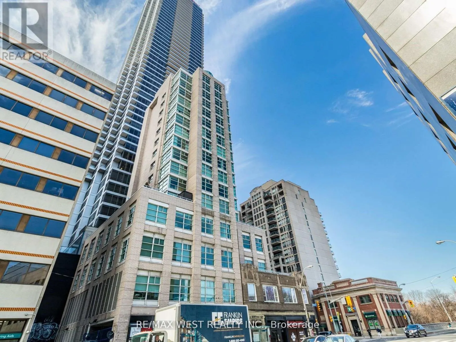 PH2 - 409 BLOOR STREET E