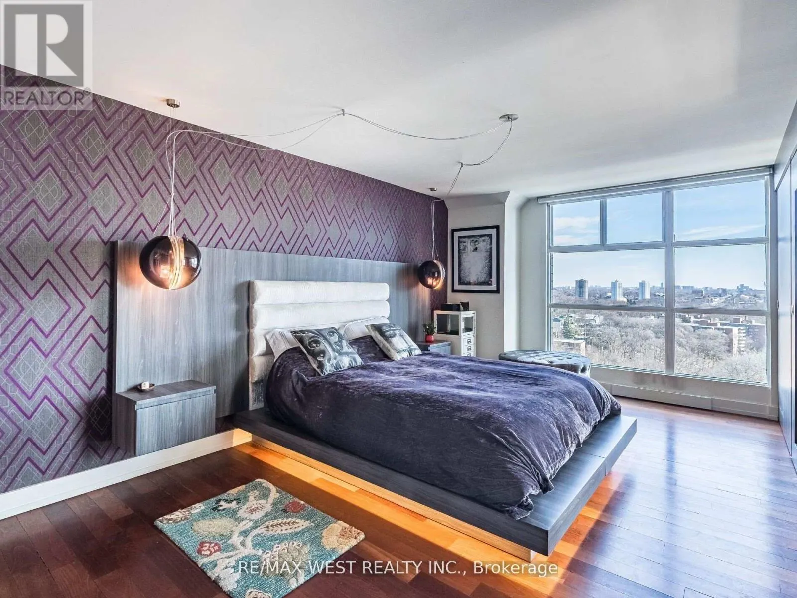 PH2 - 409 BLOOR STREET E