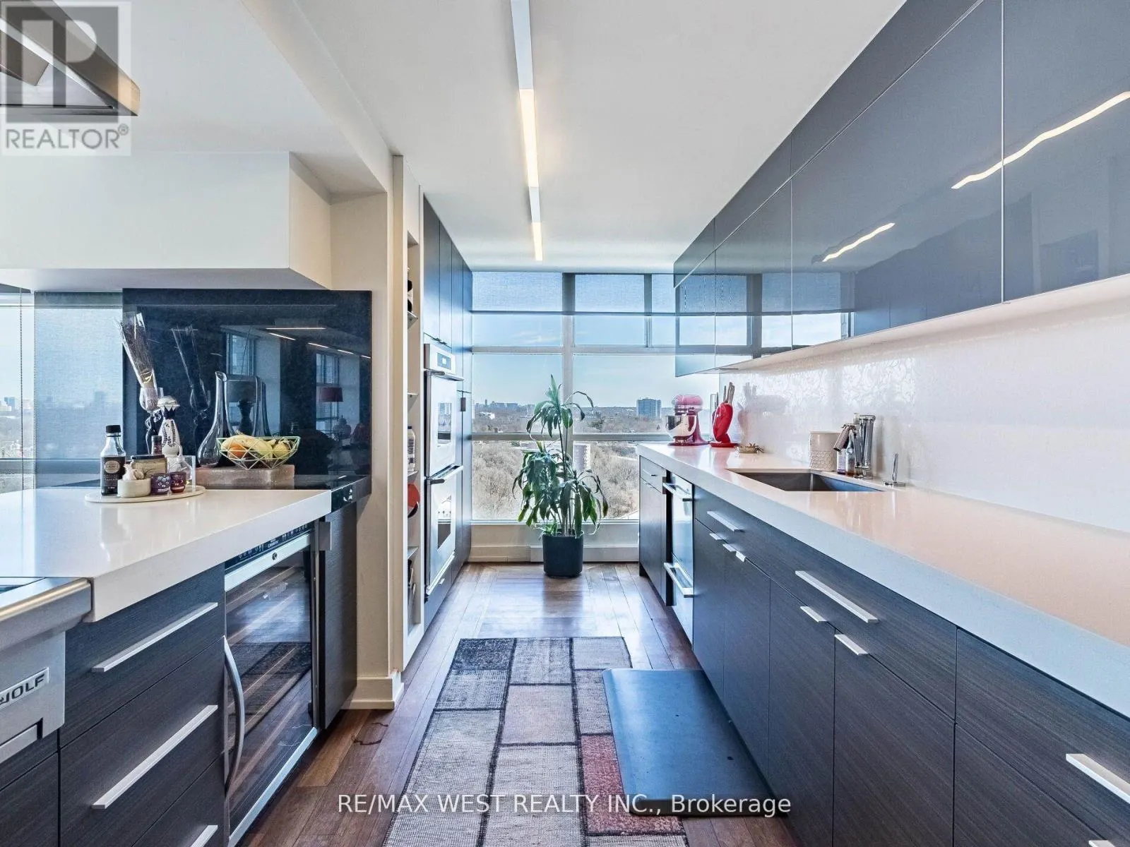 PH2 - 409 BLOOR STREET E
