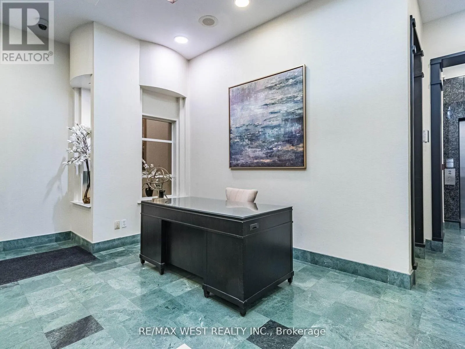 PH2 - 409 BLOOR STREET E