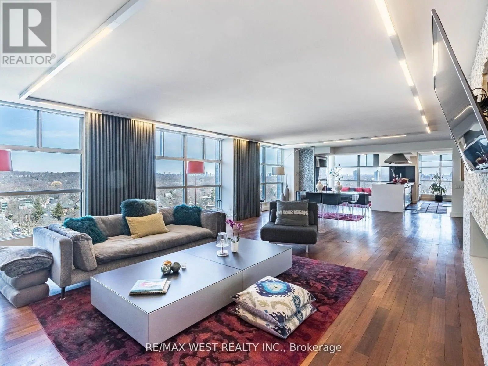 PH2 - 409 BLOOR STREET E