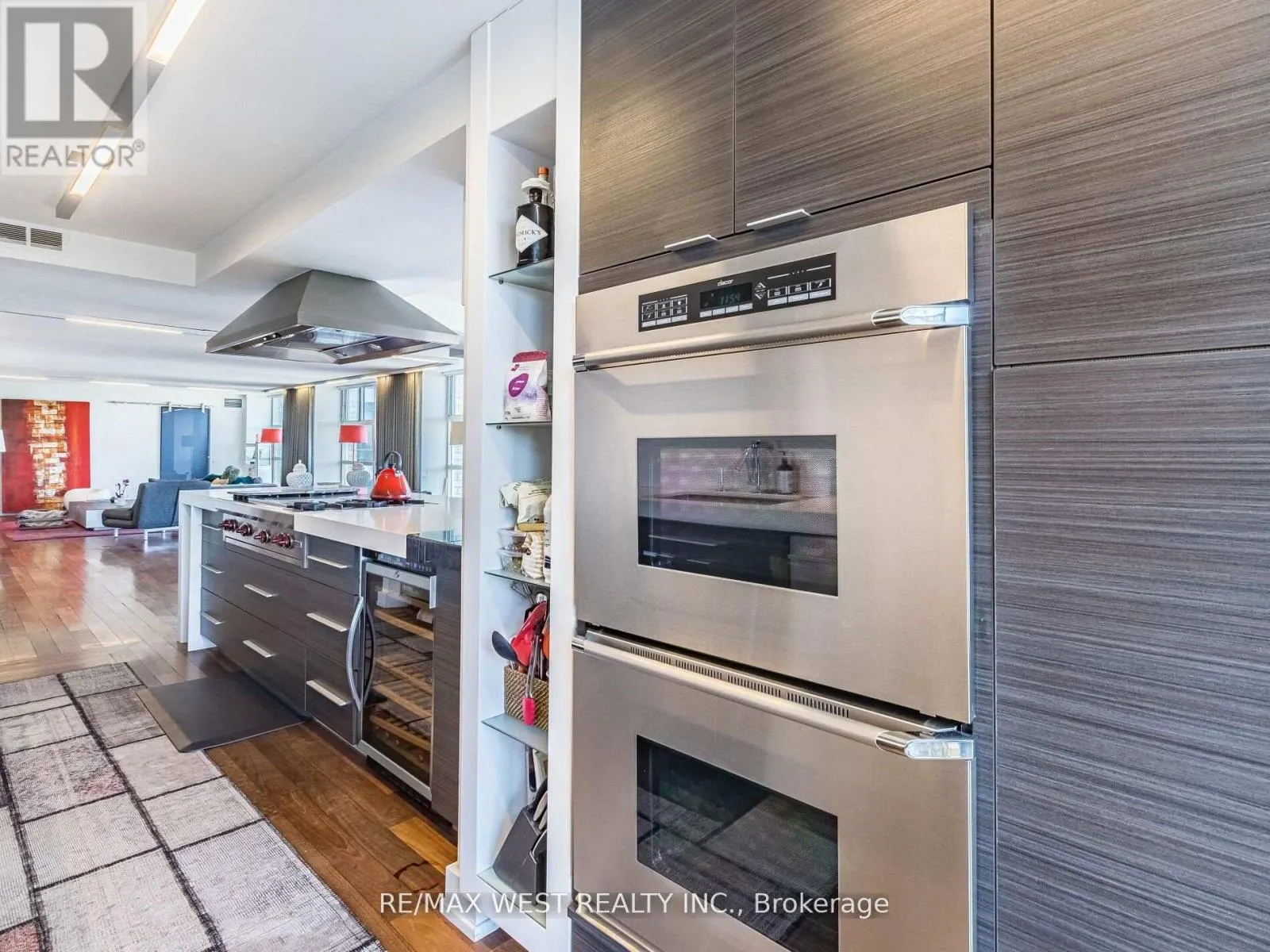 PH2 - 409 BLOOR STREET E