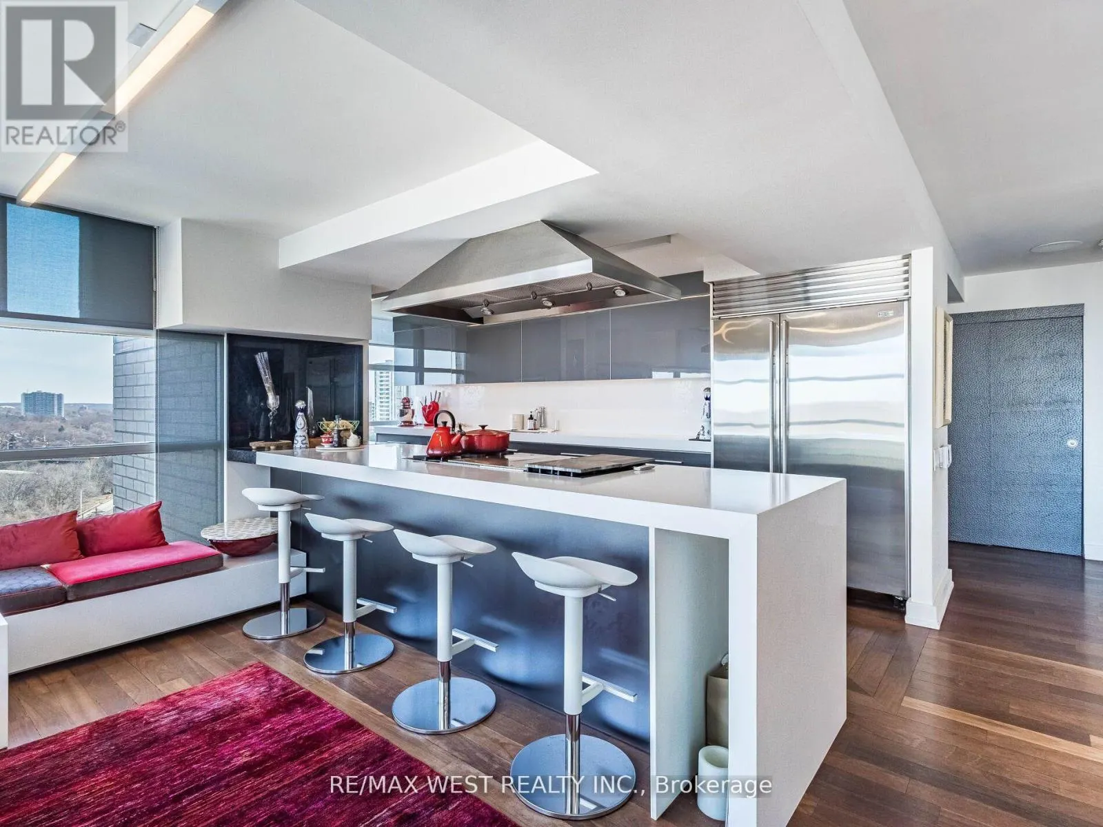 PH2 - 409 BLOOR STREET E