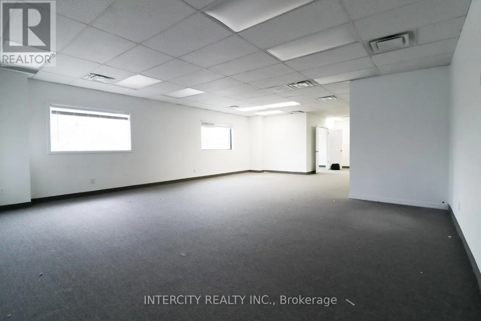 200 - 738 SHEPPARD AVENUE E