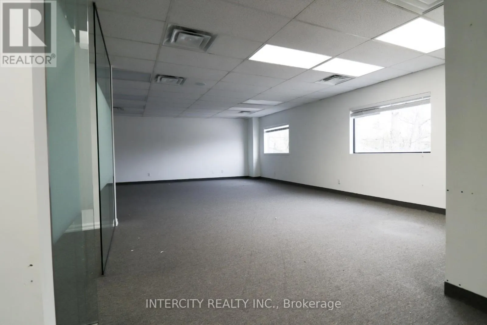 200 - 738 SHEPPARD AVENUE E