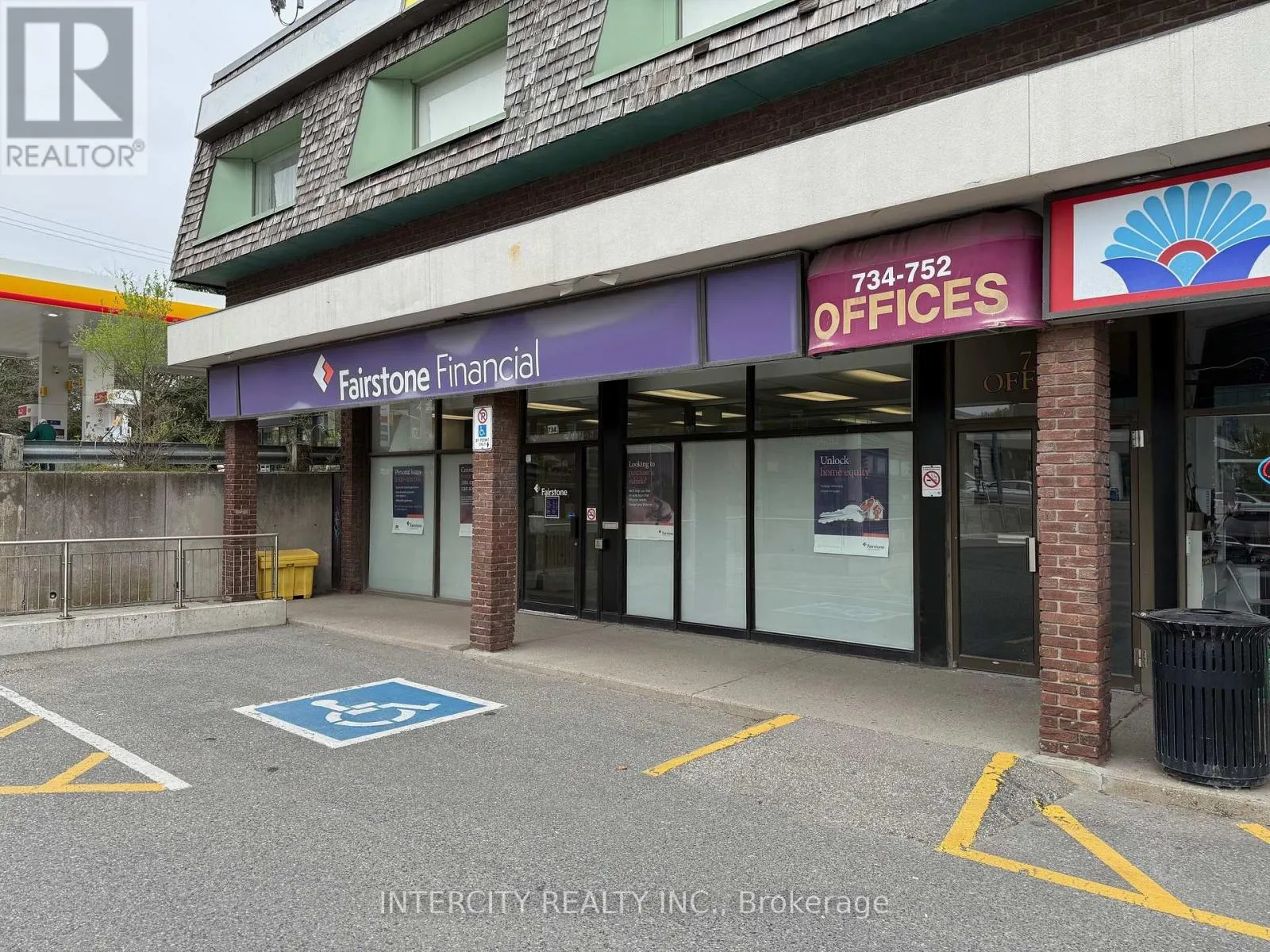 200 - 738 SHEPPARD AVENUE E