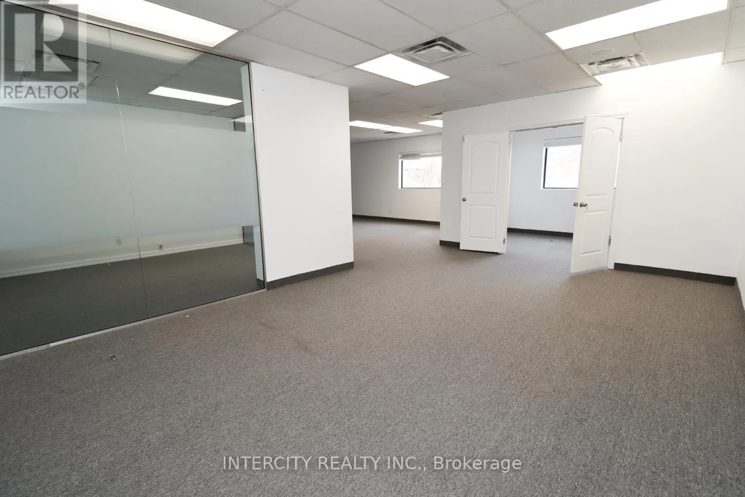 200 - 738 SHEPPARD AVENUE E